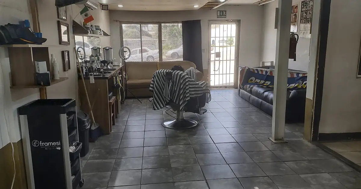 BARBERÍA Y PELUQUERÍA IBARRA