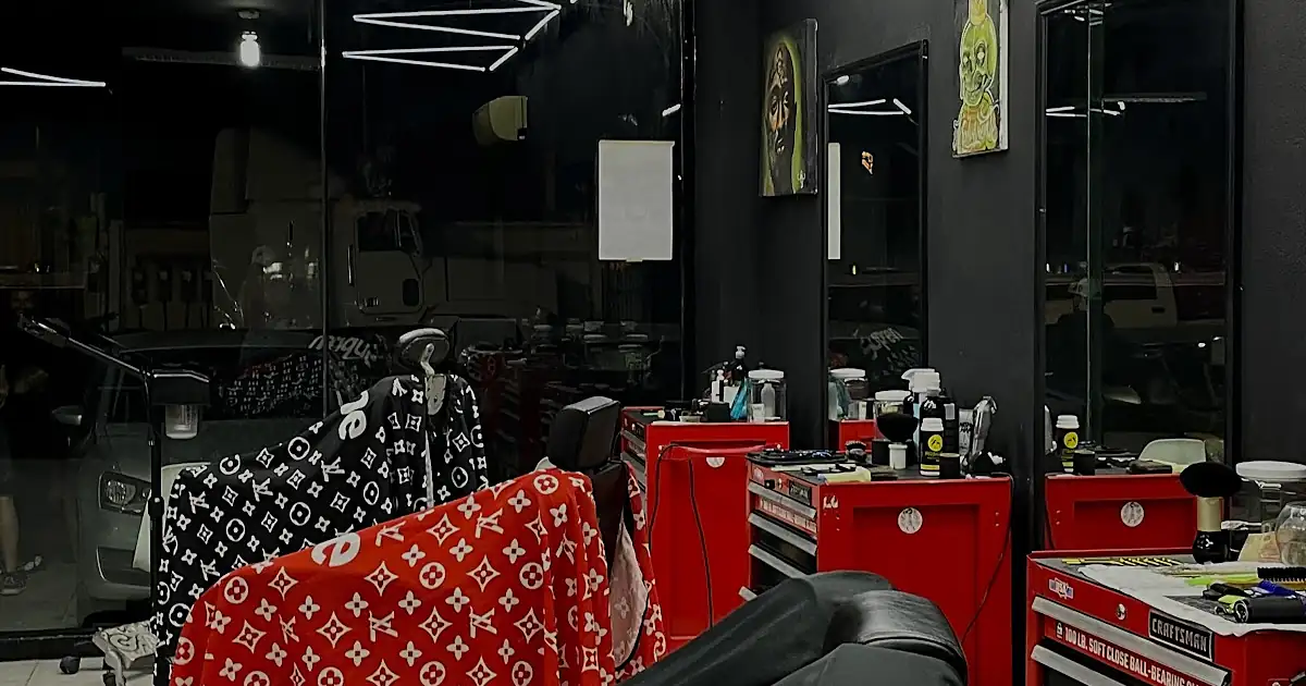 Baja Cuts Barber Shop (barbería)