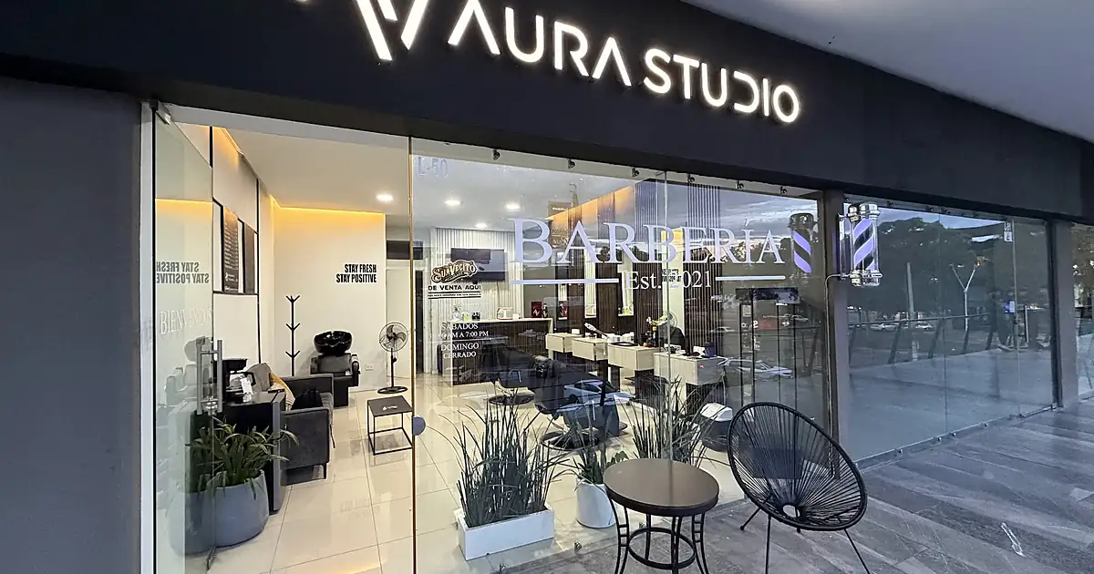 Aura Studio Central Plaza