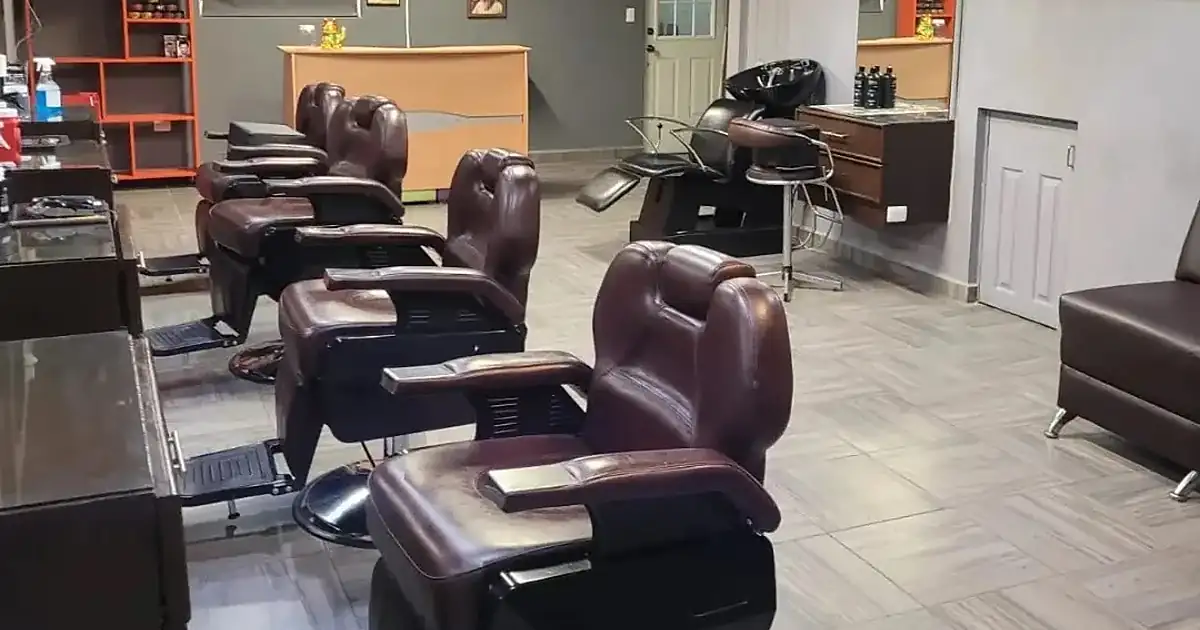 Manu’s BarberShop (Barbería / Peluquería)