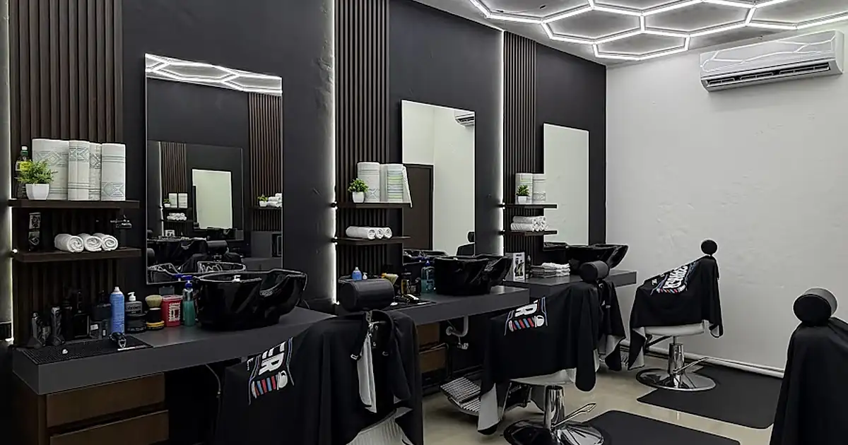 LIGUS BARBER