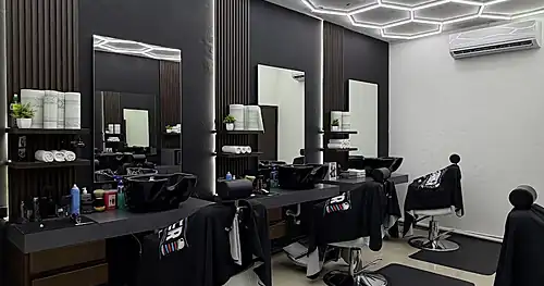 LIGUS BARBER