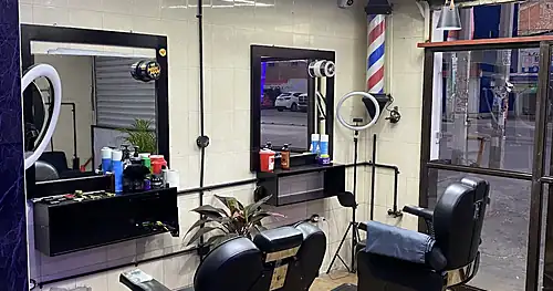 Barberia &’ Salón «Farellĺ Cut’s»