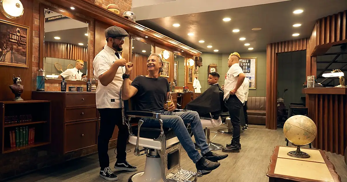 BARBEROS – PLAZA CARACOL