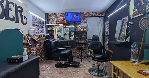 «La Barber del barrio» «Pelón Cutz»