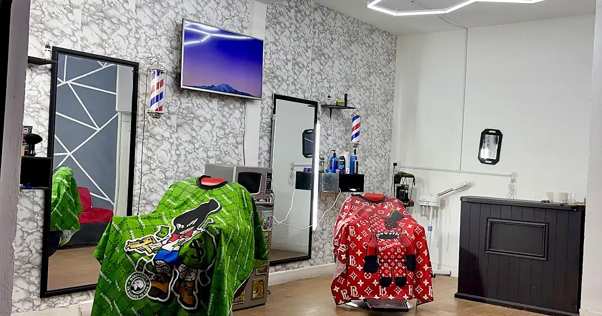 Deluxe Barber shop
