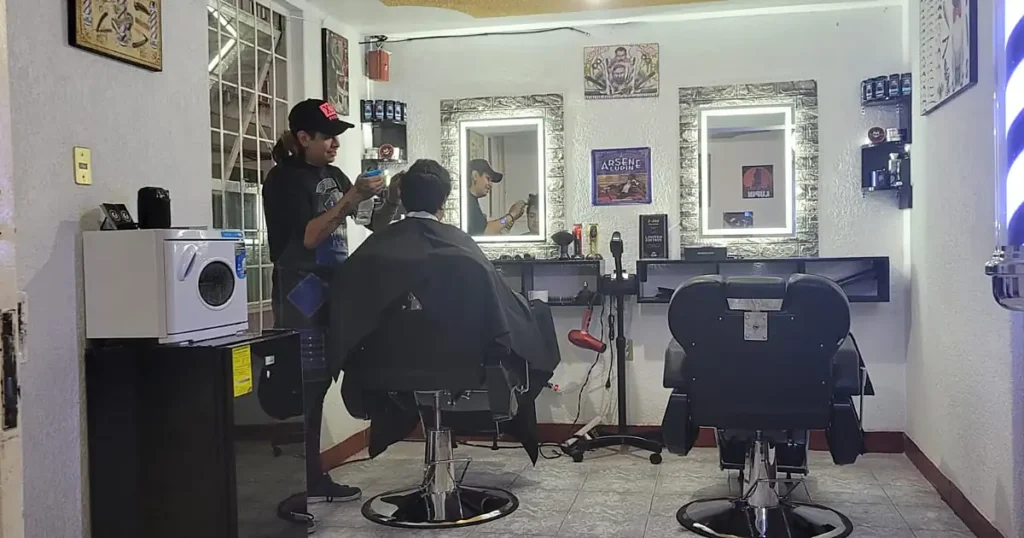 LUPIN’S BARBER
