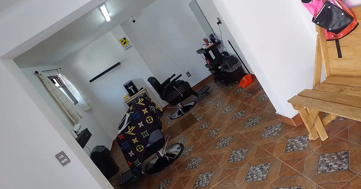 Barber shop «Los Chávez»