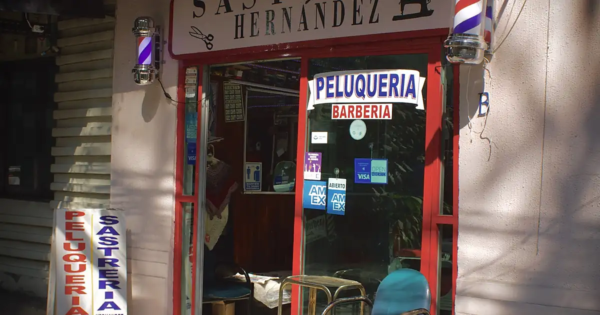 PELUQUERÍA Y BARBERÍA OROZCO